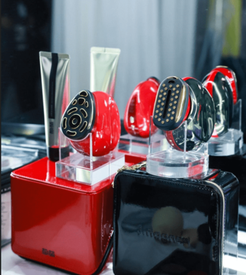 Jmoon極萌 科技賦能個(gè)性化美膚體驗(yàn)